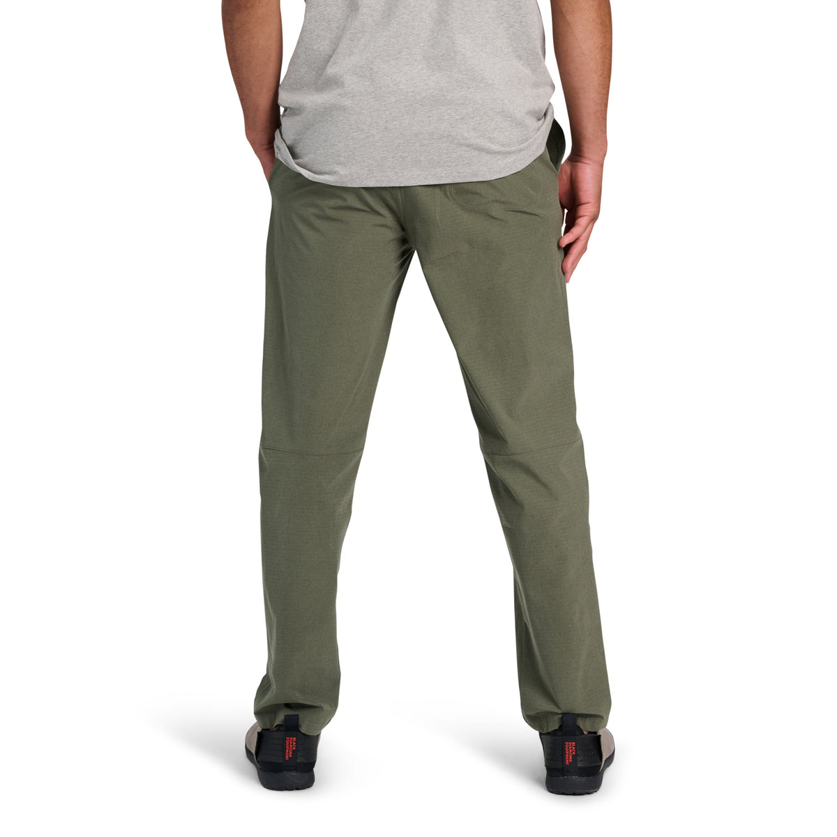 Tundra ~ Model Height 5' 11" | Waist 33" | Size Medium/32